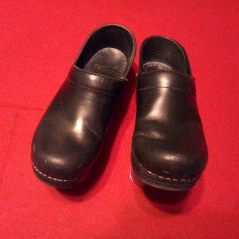 DANSKO 38 Classic Slip On Clogs • Matte Black